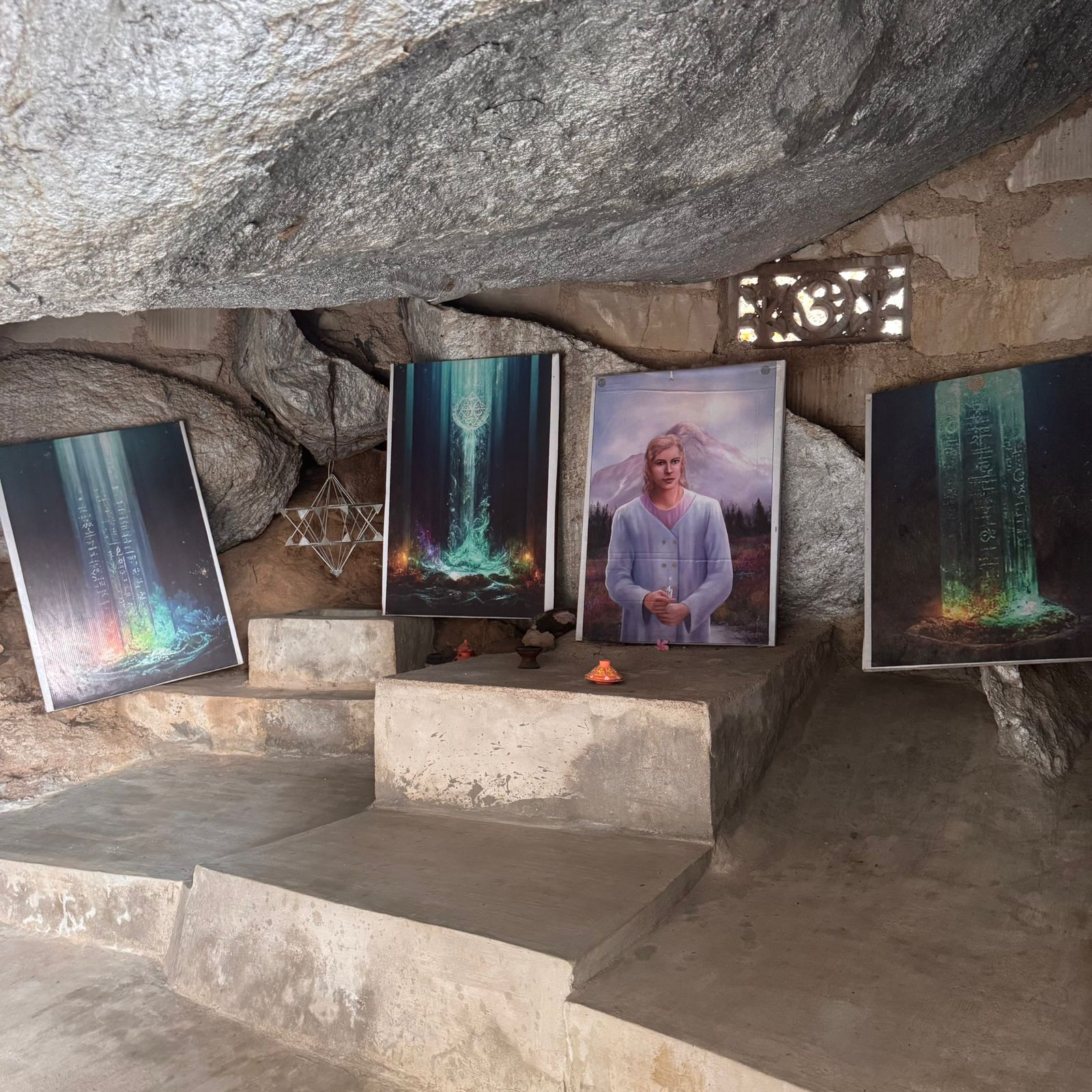 Caverna de Adama — Portal Intra-Terreno